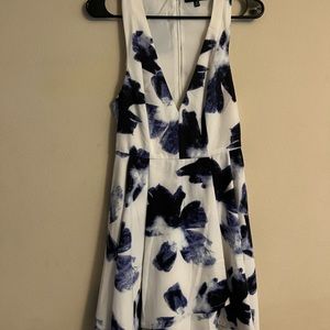 Lulu’s white and purple floral dress. V front. Racerback.
